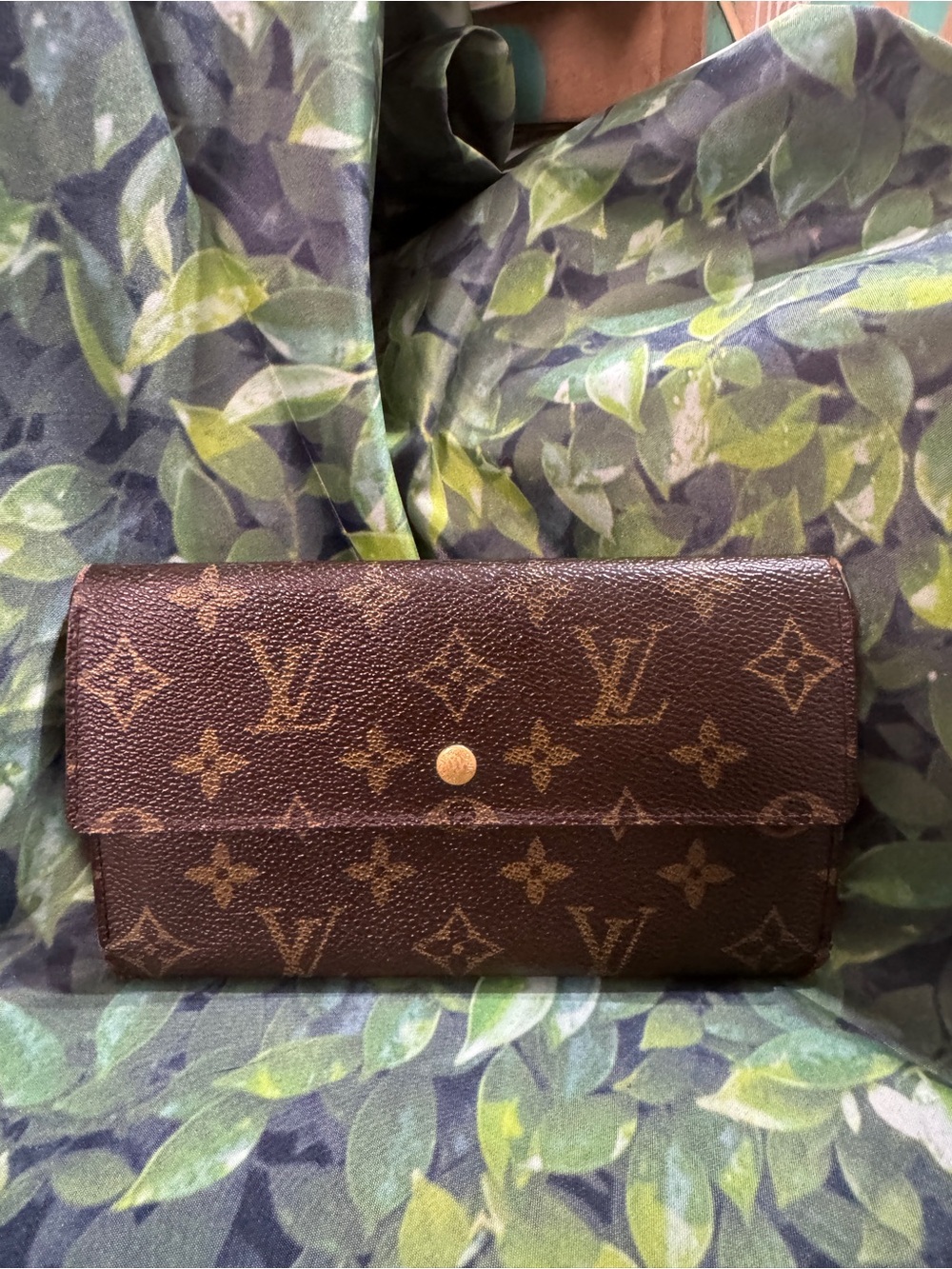 Louis Vuitton Monogram Sarah Wallet